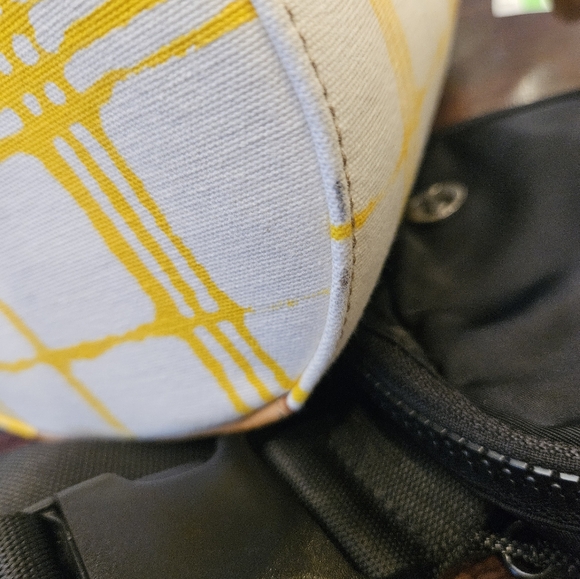 Burberry yellow check cotton canvas and leather barrel bag with COA - Picture 12 of 15